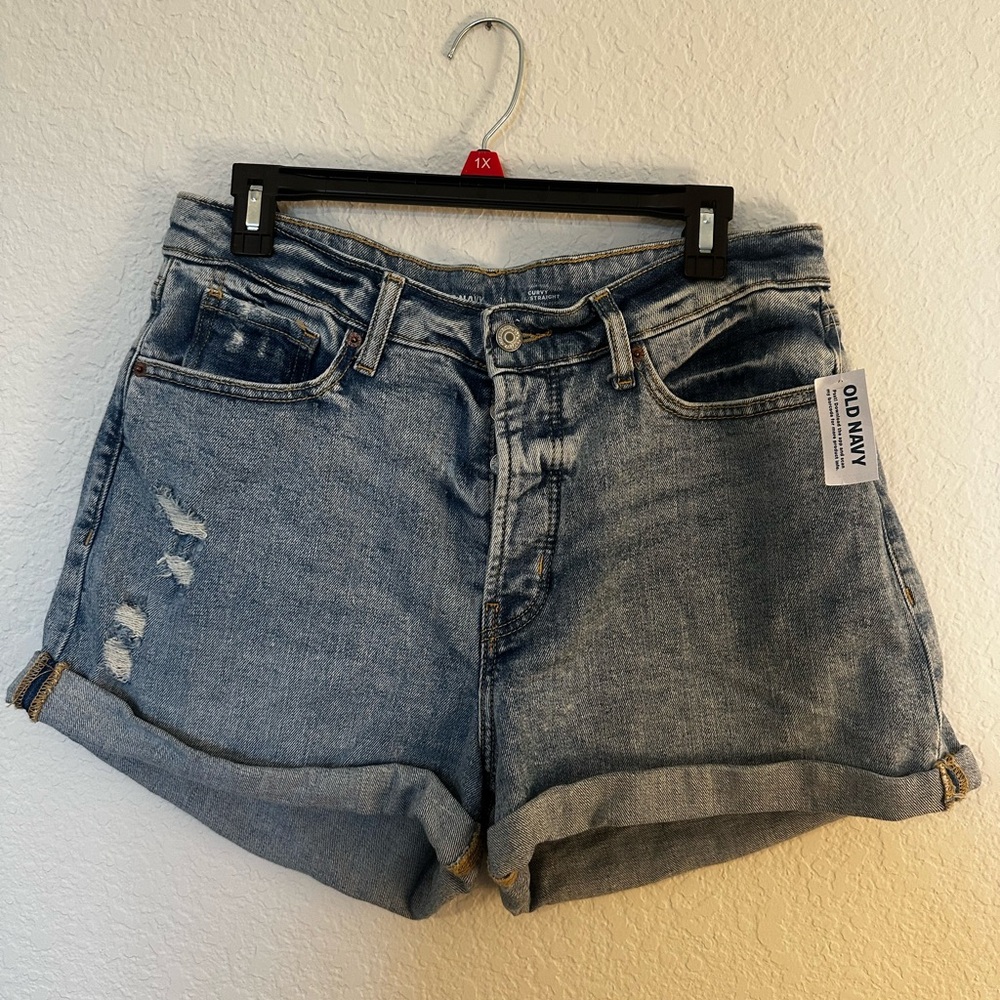NWT Old Navy Women's Light Blue Denim Roll-Cuff Shorts